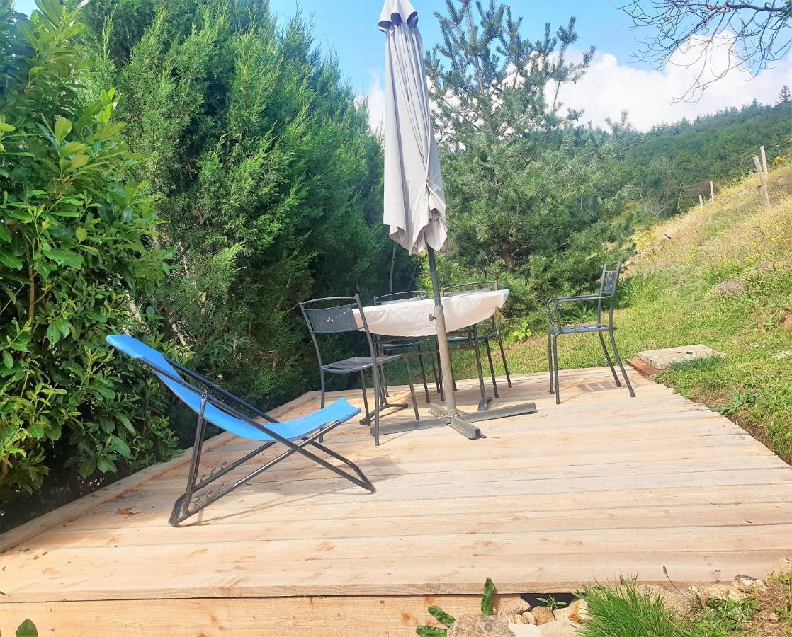 Le Petit Rias Gite Soleil Saint Maurice en Chalencon Bagian luar foto