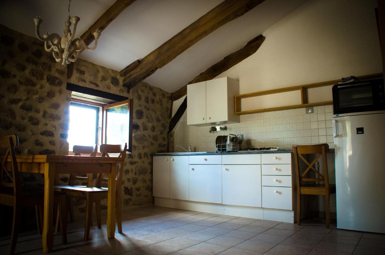 Le Petit Rias Gite Soleil Saint Maurice en Chalencon Bagian luar foto
