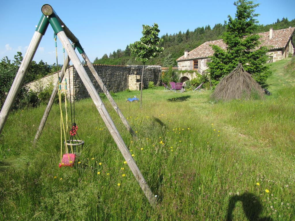 Le Petit Rias Gite Soleil Saint Maurice en Chalencon Bagian luar foto
